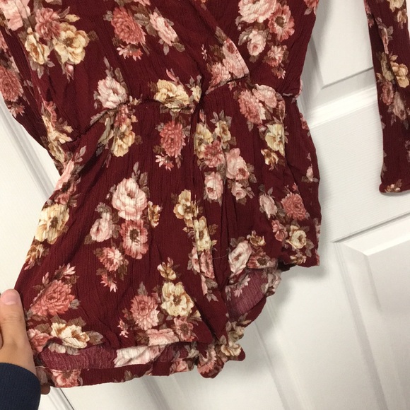 Flowered romper - Picture 2 of 3